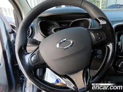 Renault QM3 2016 1.5 Автомат в Москве № 748530, миниатюра 8