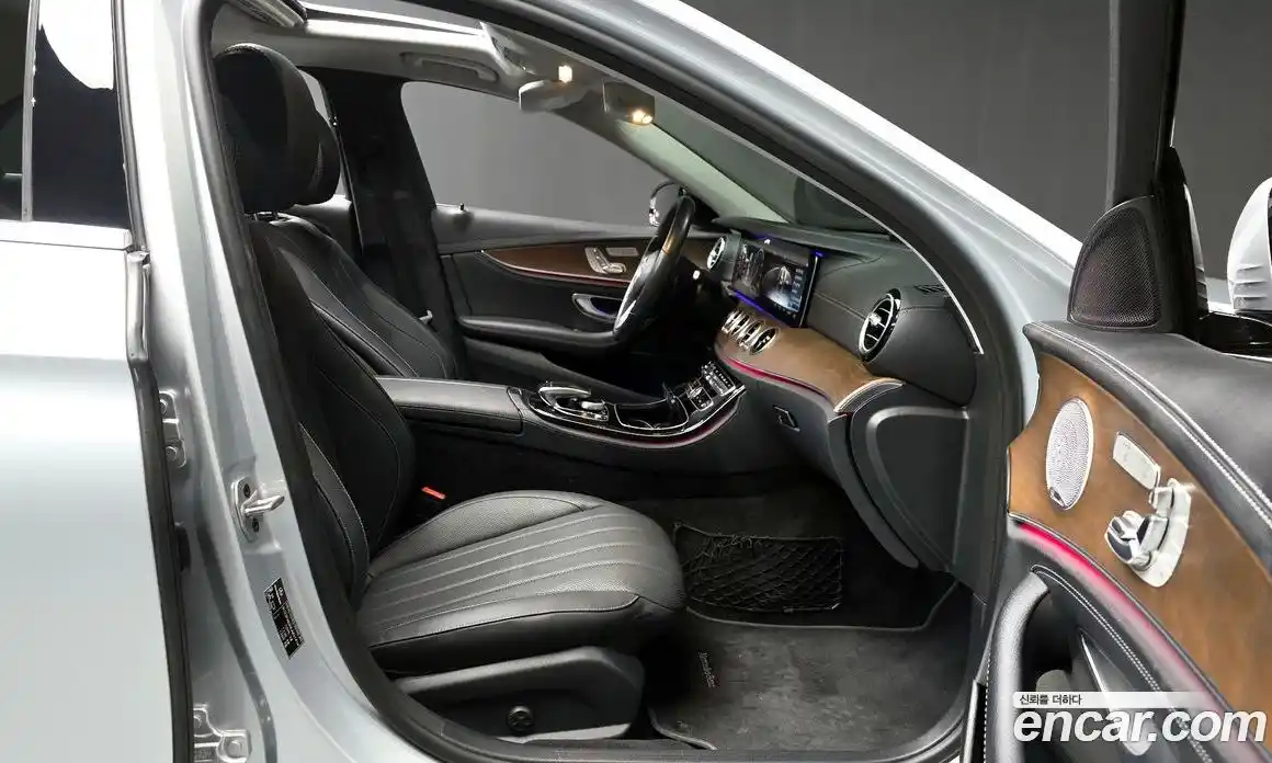 Mercedes-Benz E-Class 2020 2.0 Автомат в Москве № 749298, фото 11