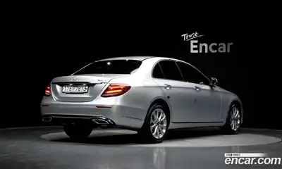 Mercedes-Benz E-Class 2020 2.0 Автомат в Москве № 749298, миниатюра 2