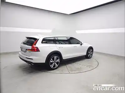 Volvo V60 2021 2.0 Автомат в Москве № 749695, миниатюра 2