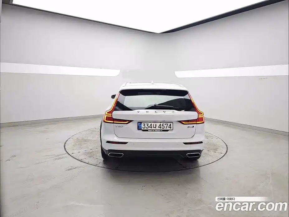 Volvo V60 2021 2.0 Автомат в Москве № 749695, фото 4