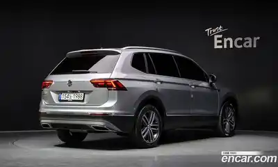 Volkswagen Tiguan 2020 2.0 Автомат в Москве № 750031, миниатюра 2