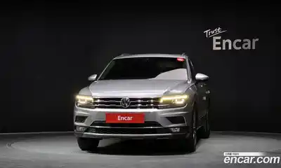 Volkswagen Tiguan 2020 2.0 Автомат в Москве № 750031, миниатюра 3