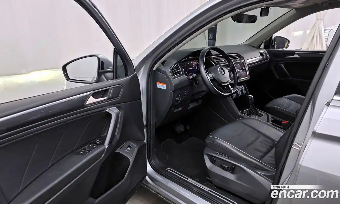 Volkswagen Tiguan 2020 2.0 Автомат в Москве № 750031, фото 10