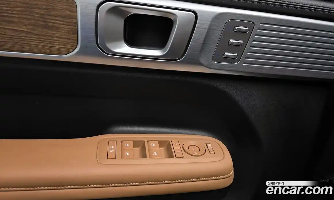 Hyundai Santa Fe 2023 1.6 Автомат в Москве № 757118, фото 17