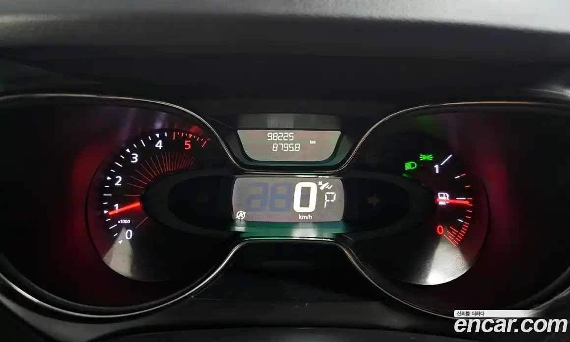 Renault QM3 2017 1.5 Автомат в Москве № 757169, фото 8