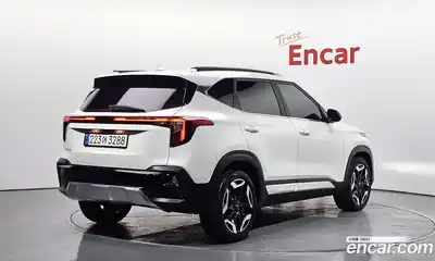 Kia Seltos 2023 1.6 Автомат в Москве № 757916, миниатюра 2