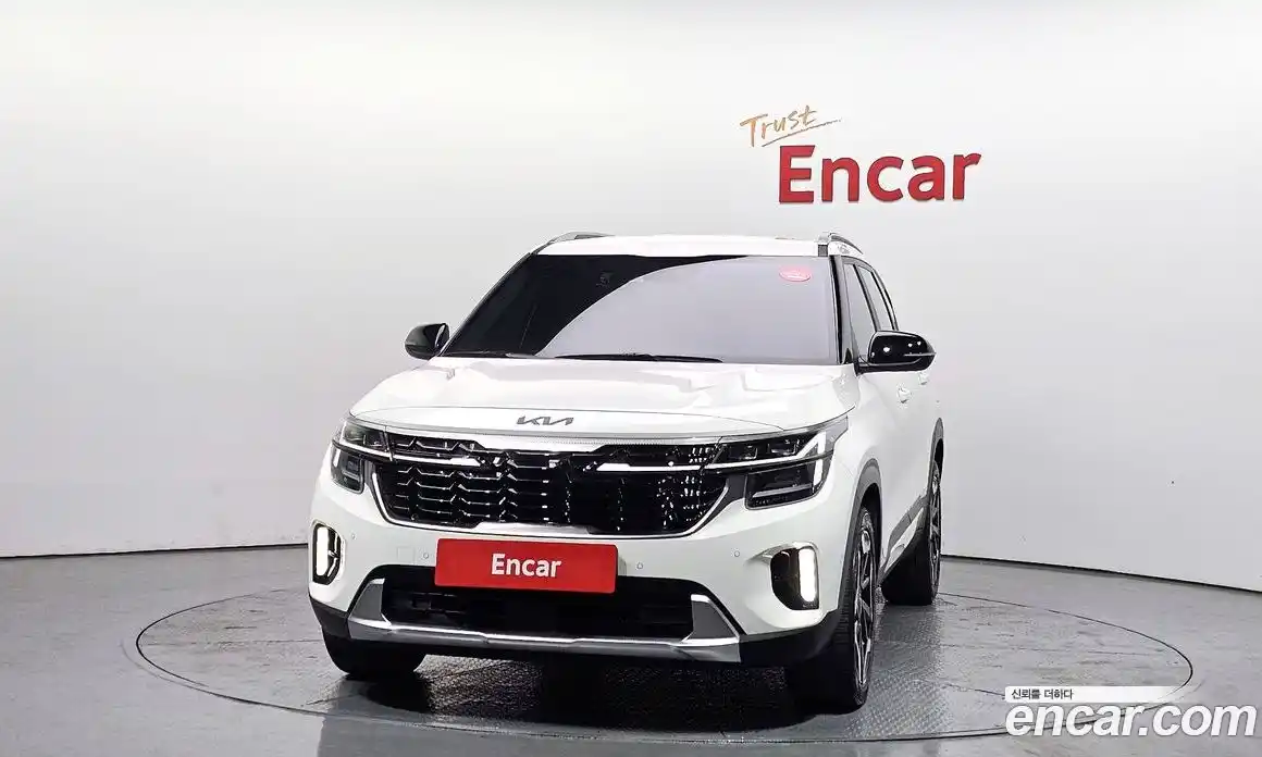 Kia Seltos 2023 1.6 Автомат в Москве № 757916, фото 3