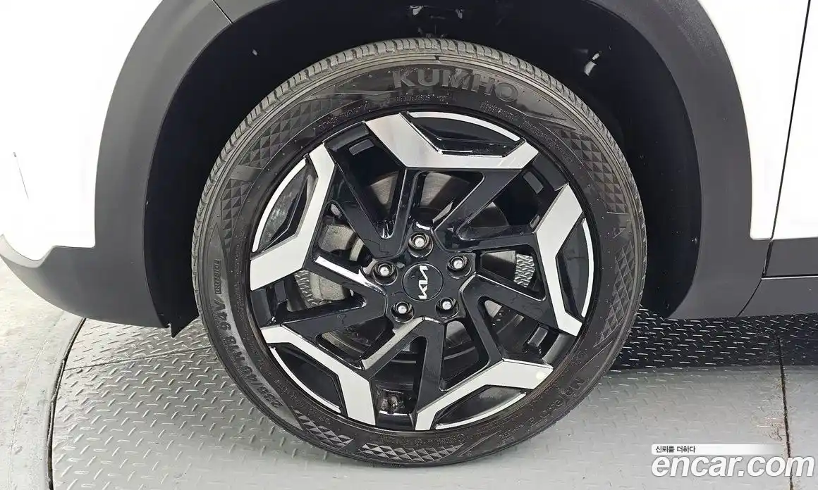 Kia Seltos 2023 1.6 Автомат в Москве № 757916, фото 5