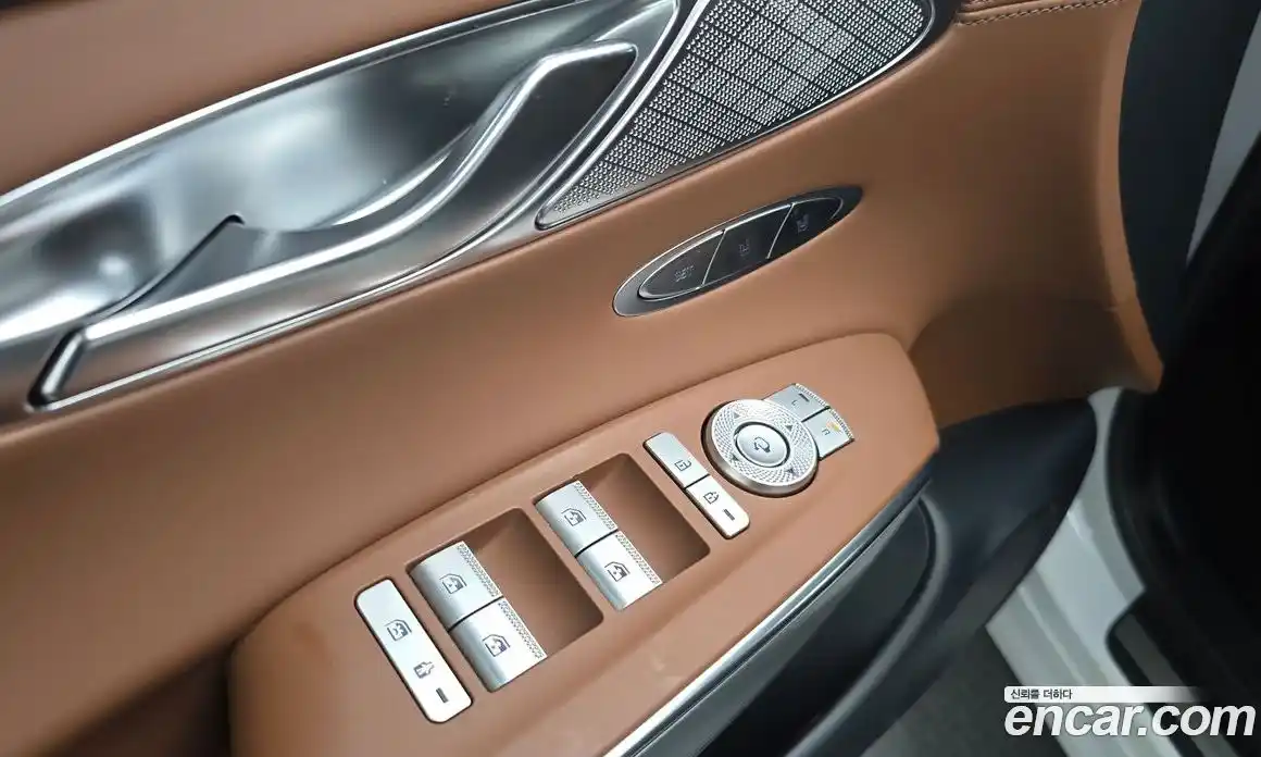 Genesis GV70 2021 2.5 Автомат в Москве № 758919, фото 17