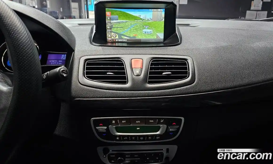 Renault SM3 2015 1.6 Автомат в Москве № 760046, фото 15