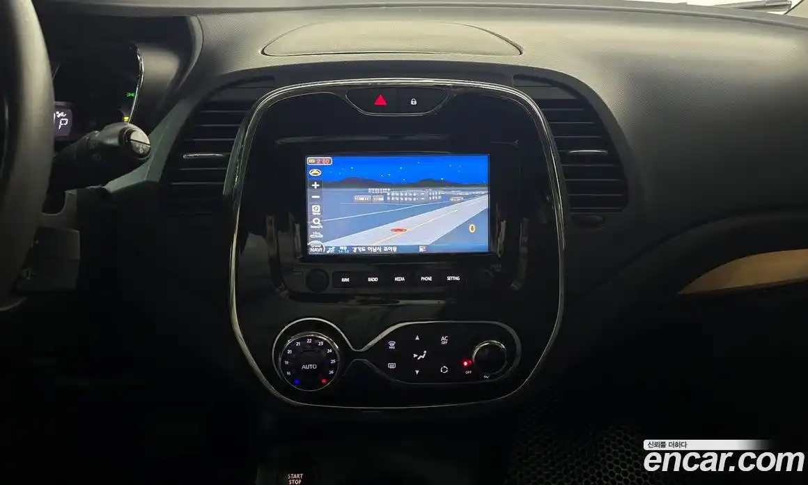 Renault QM3 2015 1.5 Автомат в Москве № 761671, фото 14