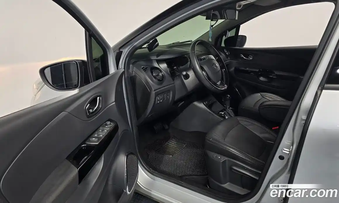 Renault QM3 2015 1.5 Автомат в Москве № 761671, фото 10