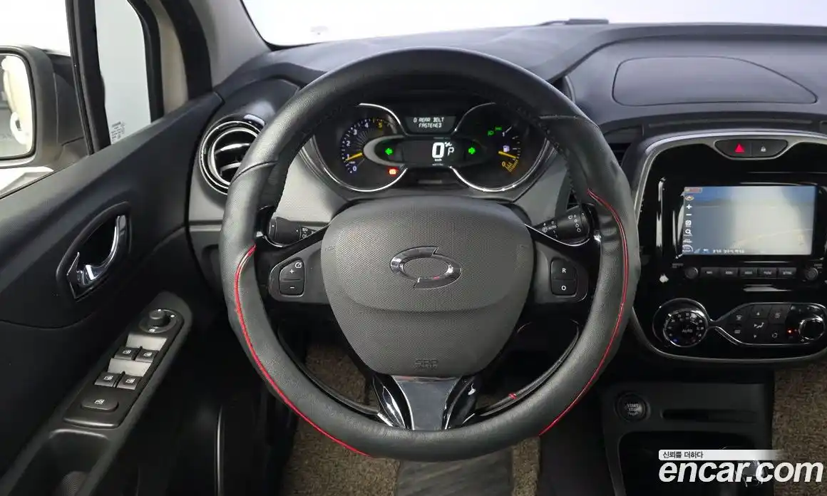 Renault QM3 2013 1.5 Автомат в Москве № 761840, фото 12