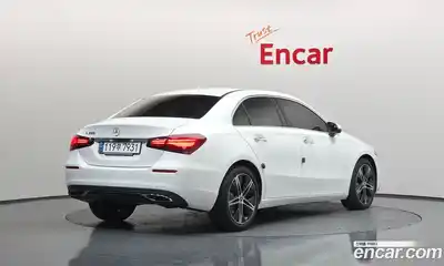 Mercedes-Benz A-Class 2023 2.0 Автомат в Москве № 763838, миниатюра 2