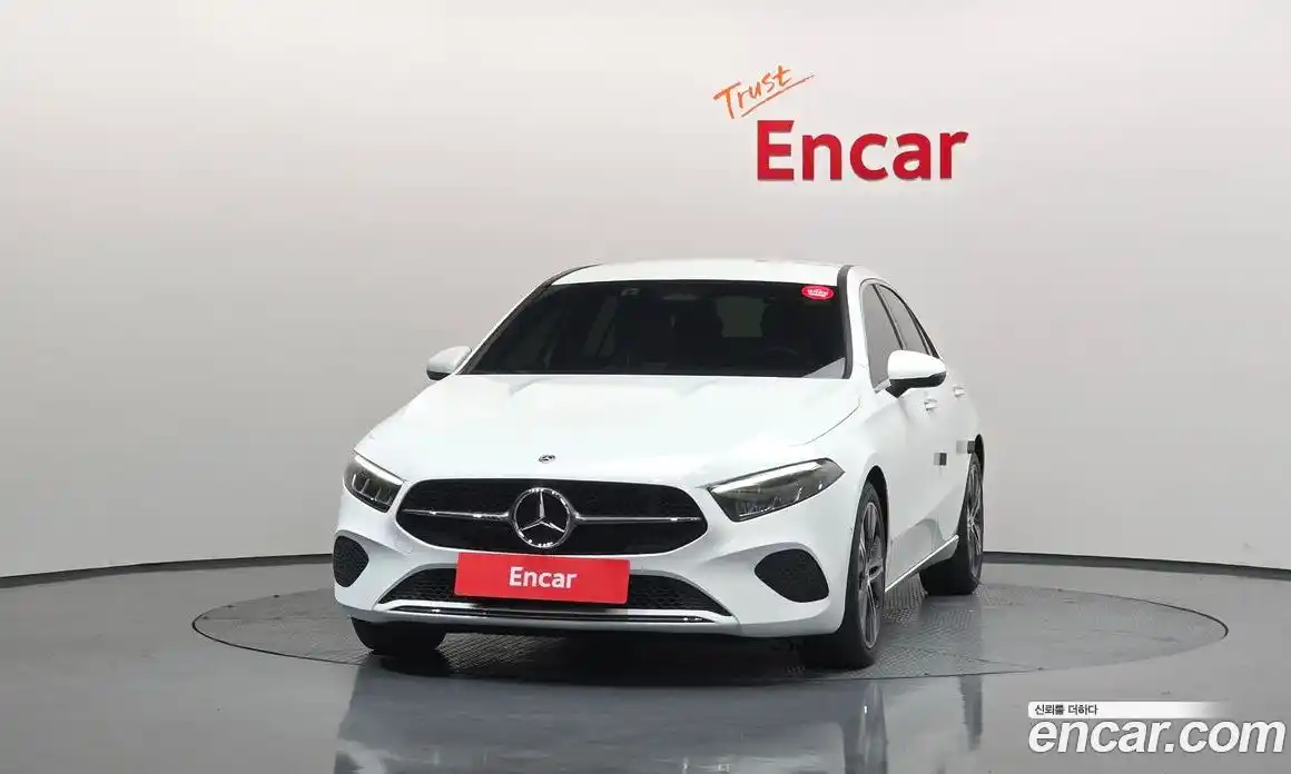 Mercedes-Benz A-Class 2023 2.0 Автомат в Москве № 763838, фото 3