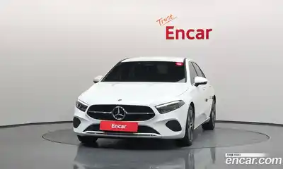 Mercedes-Benz A-Class 2023 2.0 Автомат в Москве № 763838, миниатюра 3