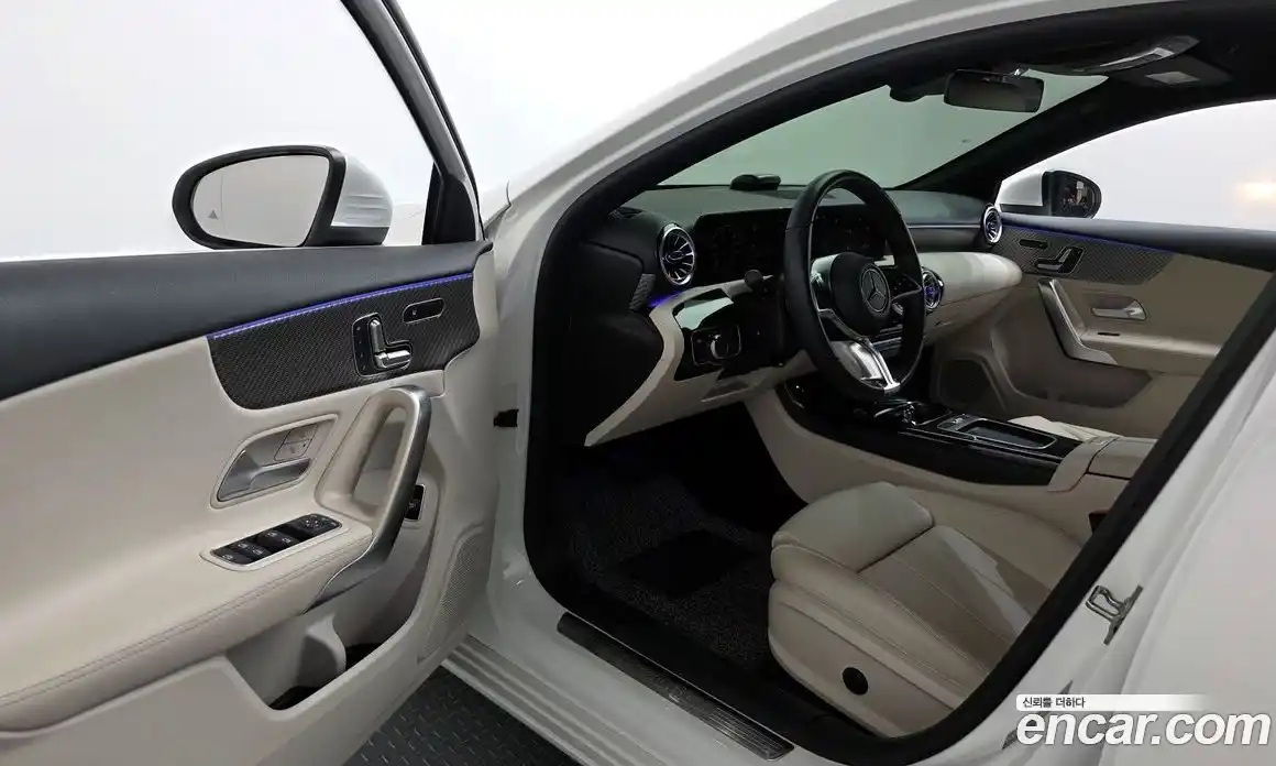 Mercedes-Benz A-Class 2023 2.0 Автомат в Москве № 763838, фото 10