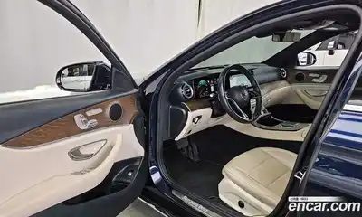 Mercedes-Benz E-Class 2022 2.0 Автомат в Москве № 764164, миниатюра 10