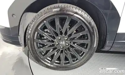 Hyundai Santa Fe 2023 2.5 Автомат в Москве № 117897, миниатюра 4