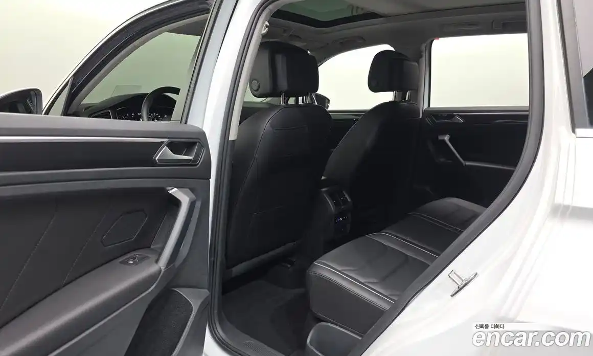 Volkswagen Tiguan 2022 2.0 Автомат в Москве № 232182, фото 17