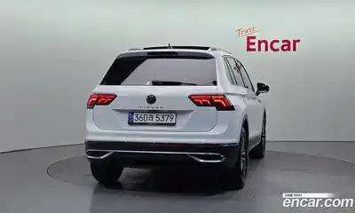 Volkswagen Tiguan 2022 2.0 Автомат в Москве № 232182, миниатюра 4