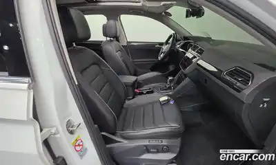 Volkswagen Tiguan 2022 2.0 Автомат в Москве № 232182, миниатюра 10