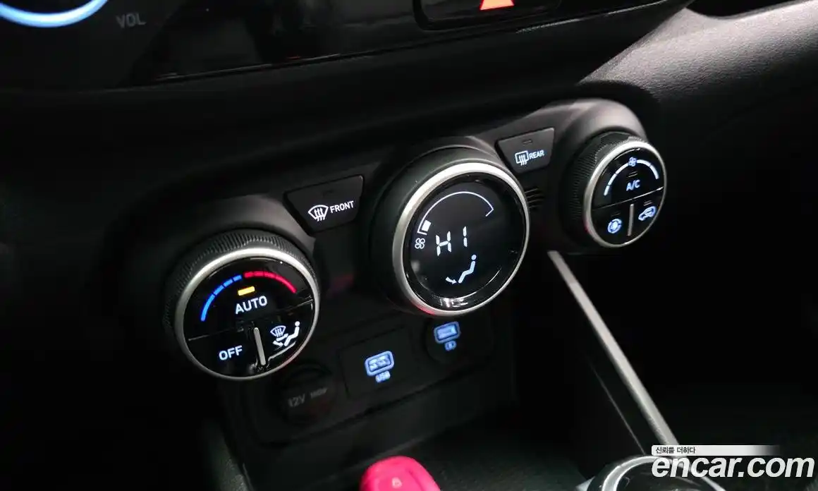 Hyundai Venue 2021 1.6 Автомат в Москве № 715054, фото 16