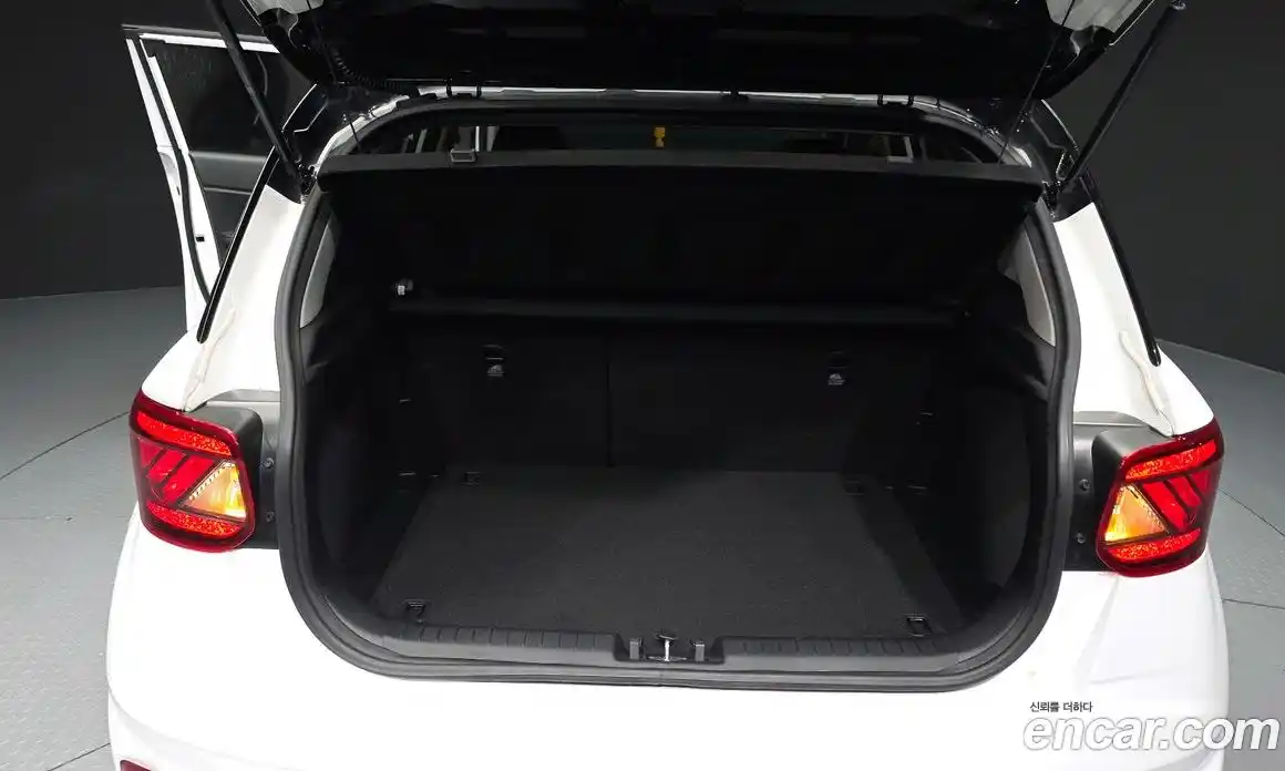 Hyundai Venue 2021 1.6 Автомат в Москве № 715054, фото 20