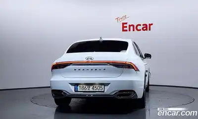 Hyundai Grandeur 2023 2.5 Автомат в Москве № 715437, миниатюра 3