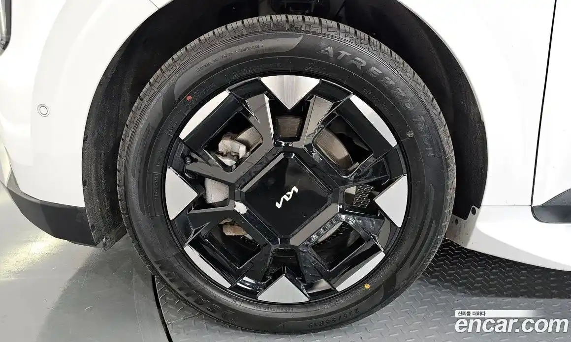 Kia Canival 2024 1.6 Автомат в Москве № 716574, фото 5