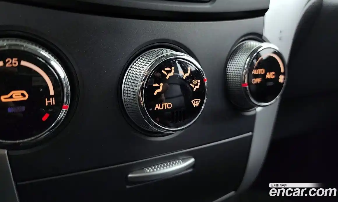 SsangYong Korando 2013 2.0 Механическая в Москве № 718081, фото 16