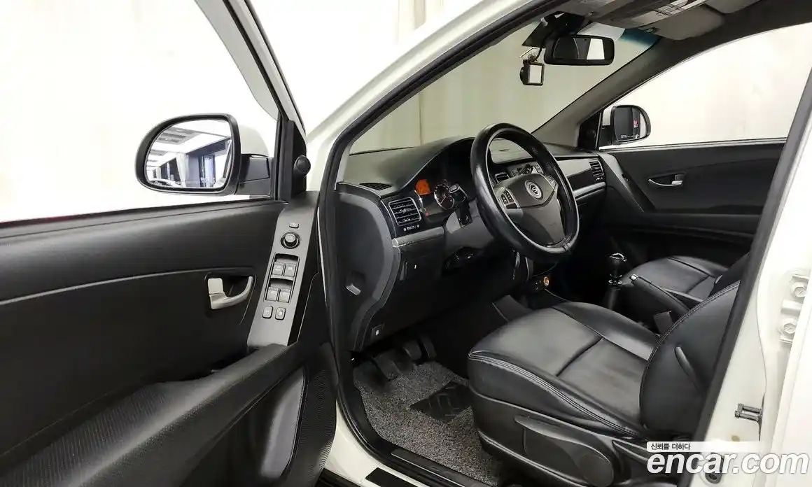 SsangYong Korando 2013 2.0 Механическая в Москве № 718081, фото 10