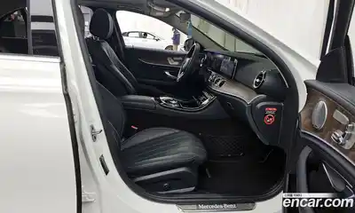 Mercedes-Benz E-Class 2019 2.0 Автомат в Москве № 722517, миниатюра 11