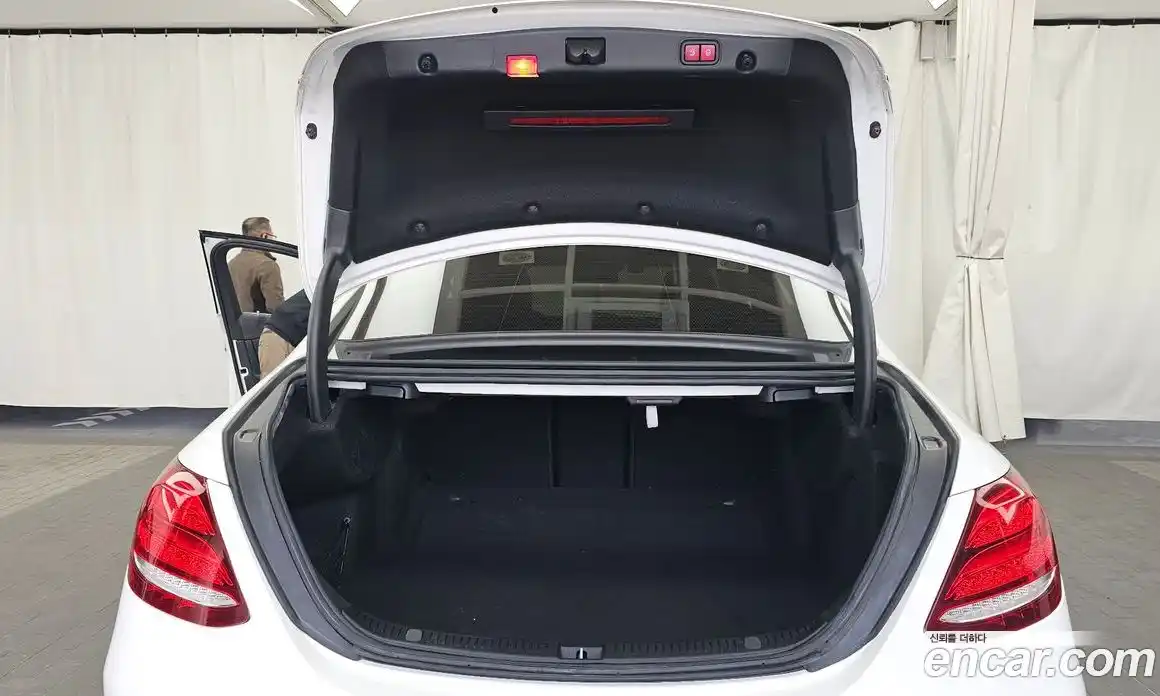 Mercedes-Benz E-Class 2019 2.0 Автомат в Москве № 722517, фото 20