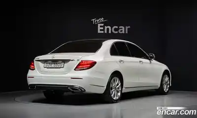 Mercedes-Benz E-Class 2019 2.0 Автомат в Москве № 722517, миниатюра 2