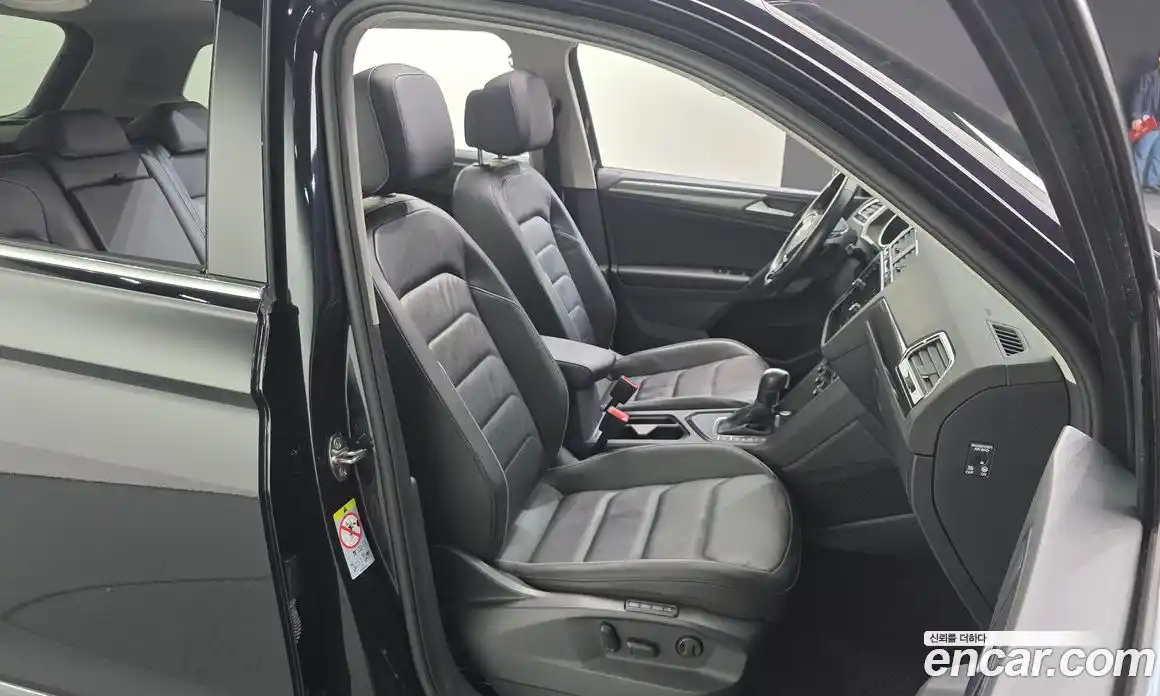 Volkswagen Tiguan 2020 2.0 Автомат в Москве № 725103, фото 12