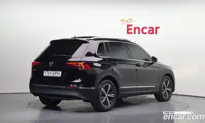 Volkswagen Tiguan 2020 2.0 Автомат в Москве № 725103, миниатюра 2