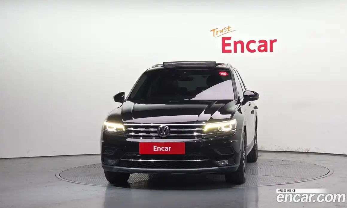 Volkswagen Tiguan 2020 2.0 Автомат в Москве № 725103, фото 3