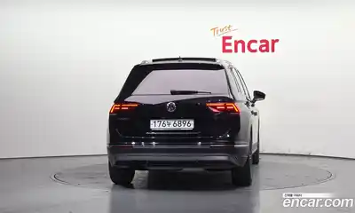 Volkswagen Tiguan 2020 2.0 Автомат в Москве № 725103, миниатюра 4