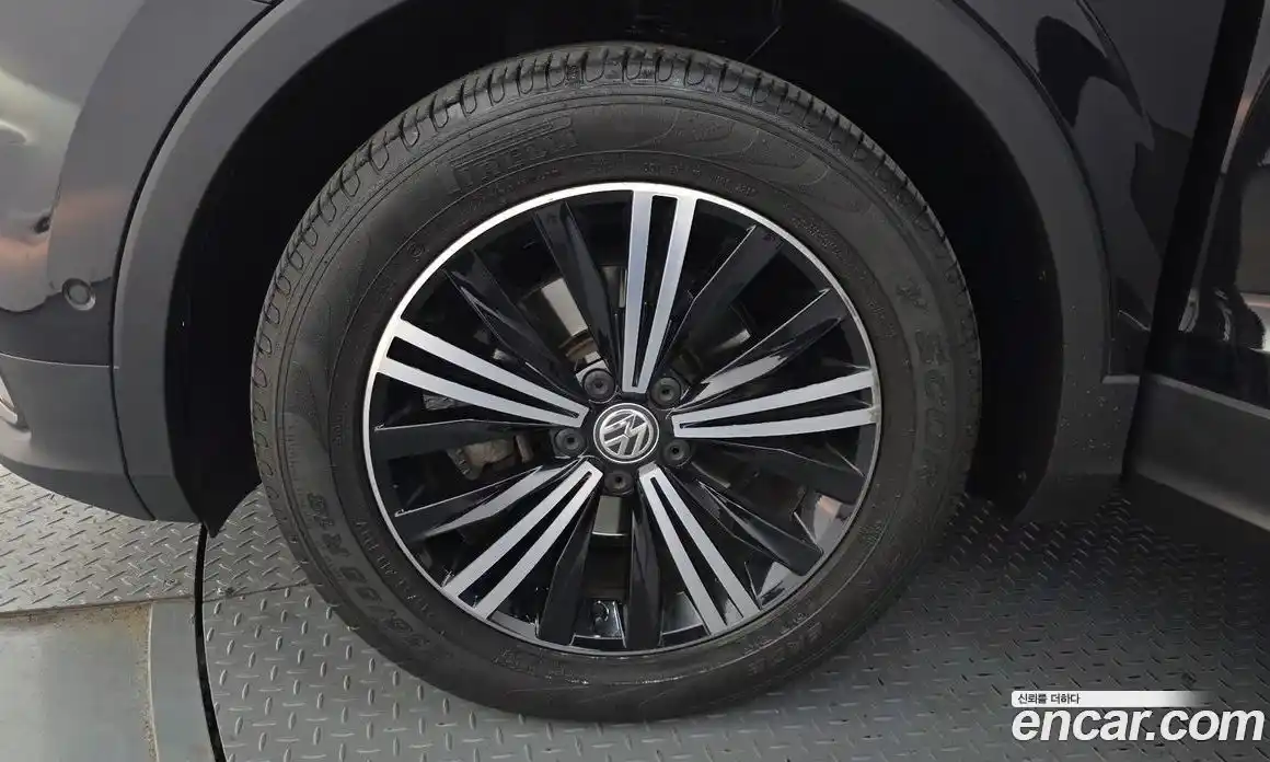 Volkswagen Tiguan 2020 2.0 Автомат в Москве № 725103, фото 5