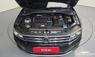 Volkswagen Tiguan 2020 2.0 Автомат в Москве № 725103, миниатюра 6