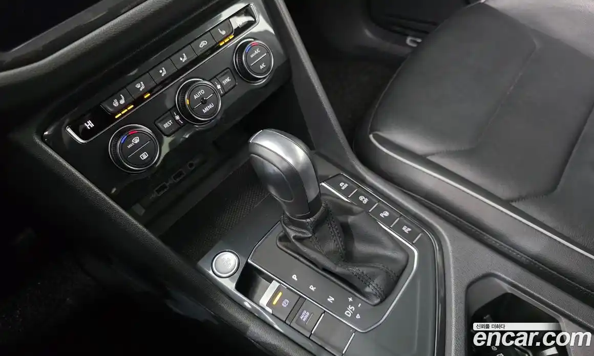 Volkswagen Tiguan 2020 2.0 Автомат в Москве № 725103, фото 9