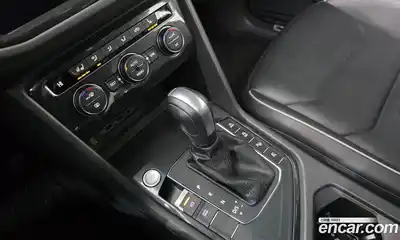 Volkswagen Tiguan 2020 2.0 Автомат в Москве № 725103, миниатюра 9