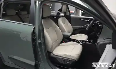 Kia Niro 2022 1.6 Автомат в Москве № 746184, миниатюра 11