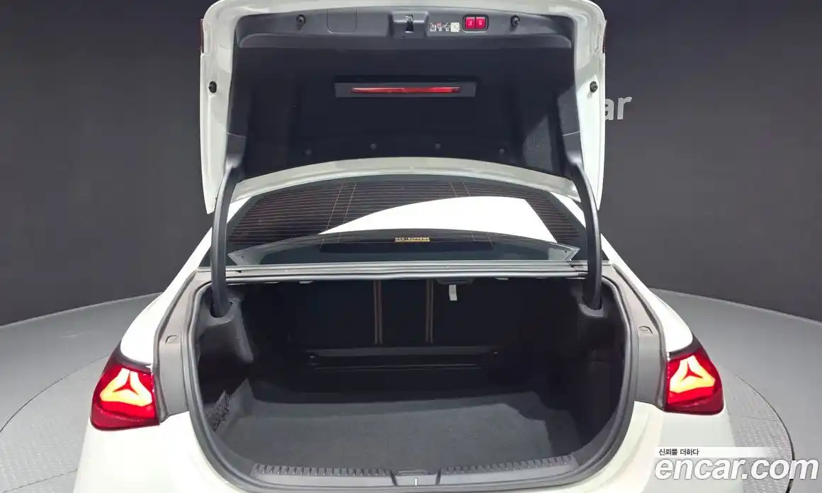 Mercedes-Benz E-Class 2024 2.0 Автомат в Москве № 749075, фото 19