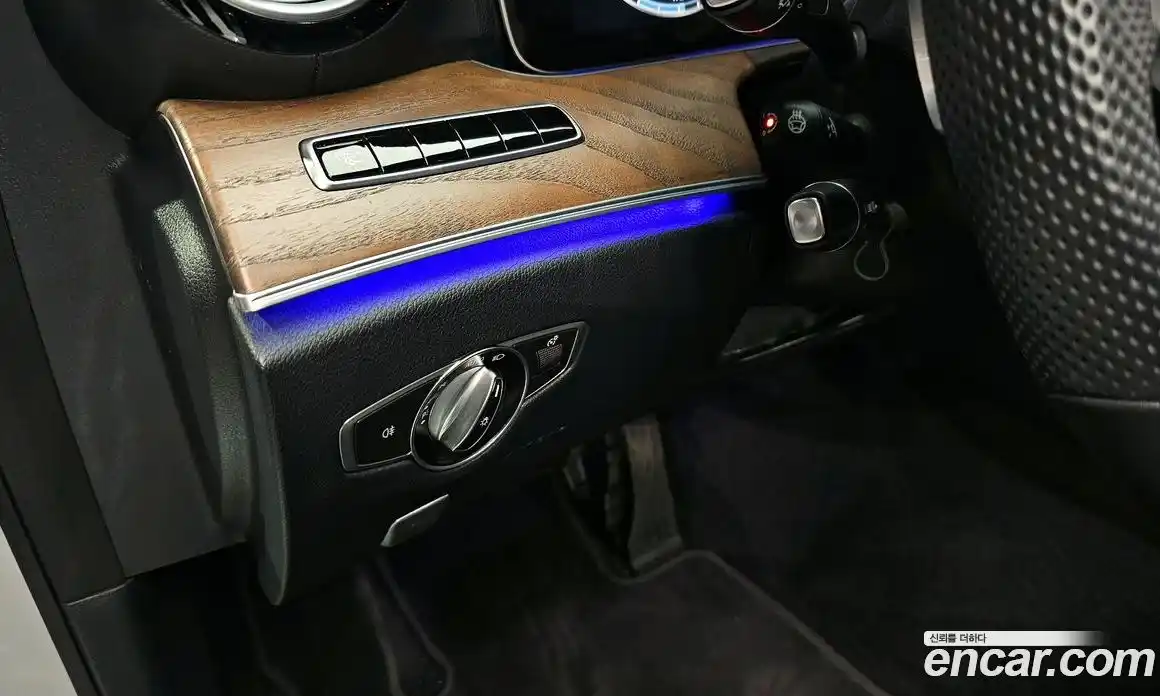 Mercedes-Benz E-Class 2017 2.0 Автомат в Москве № 749334, фото 18