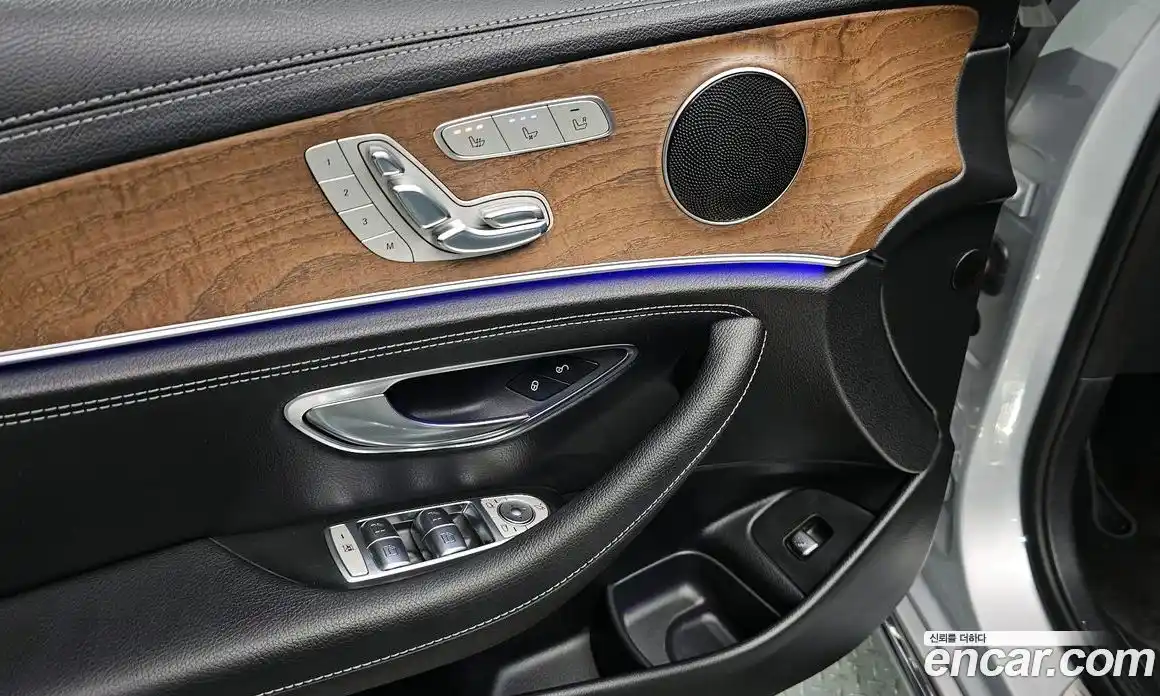 Mercedes-Benz E-Class 2017 2.0 Автомат в Москве № 749334, фото 19