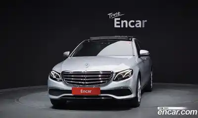 Mercedes-Benz E-Class 2017 2.0 Автомат в Москве № 749334, миниатюра 3