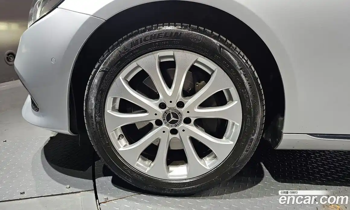 Mercedes-Benz E-Class 2017 2.0 Автомат в Москве № 749334, фото 5